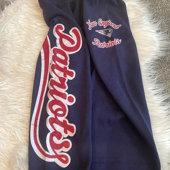 New England Patriots Capri length joggers Junior’s Large - Picture 2 of 3